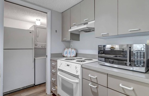 Sawgrass Condo | Summer Place Bliss condo near beach w/pvt patio