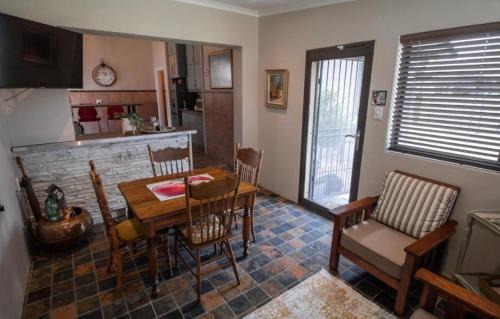 Harrismith Apartment | SUMMER PLACE