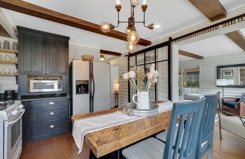 East Jordan House | Summer Promo! | Dog Friendly | 2.5 miles to Downtown EJ| 7 miles to BC