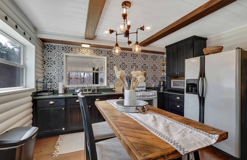 East Jordan House | Summer Promo! | Dog Friendly | 2.5 miles to Downtown EJ| 7 miles to BC