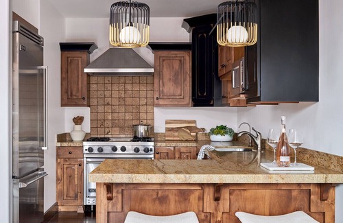 North Park City House | SUMMER RATES - 2 Bedroom, 2.5 bathroom, Silver Star Townhouse