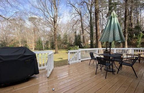 North Hills House | Summer Rental - 5 min Walk to North Hills