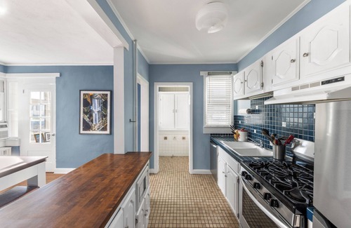 Asbury Park House | SUMMER RENTAL: Lovely 3 BDRM townhome 1.5 blocks from beach in north Asbury Park