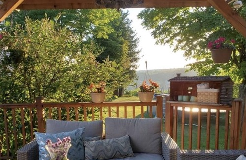 Manitoulin District House | Summer Rental Monthly 2+2 Bed/2 Bath Sunset Lake Retreat Home Jacuzzi Gore Bay