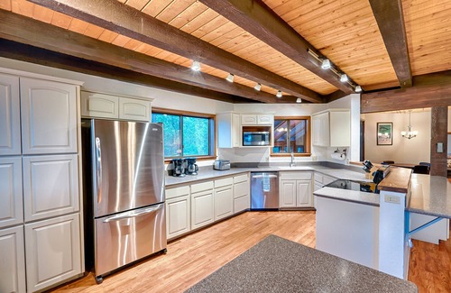 Swiss Manor House | SUMMER SALE! Ultimate Group Gathering - 6bd 5bth in Flagstaff on National Forest