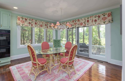 Melrose on the Beach House | Summer Salt Cottage - Private 4bdr Retreat