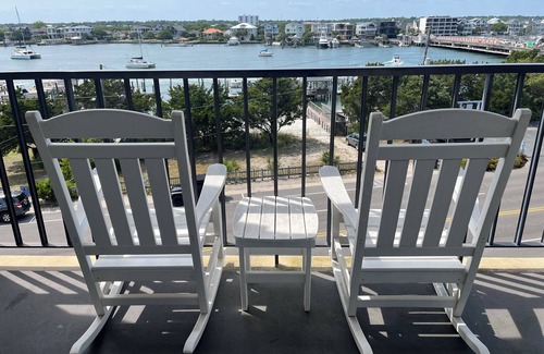 Wrightsville Beach Condo | Summer Sands- The Sun and Sand Room 401