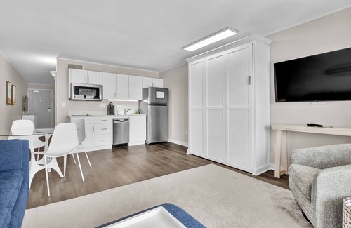 Wrightsville Beach Condo | Summer Sands- A Shore Thing Room 407