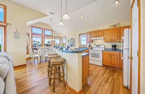 Brigands' Bay House | SUMMER SAVINGS - Canalfront Home w/Pool, Hot Tub, Private Boat Dock, Game Room