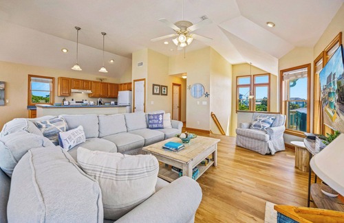 Brigands' Bay House | SUMMER SAVINGS - Canalfront Home w/Pool, Hot Tub, Private Boat Dock, Game Room