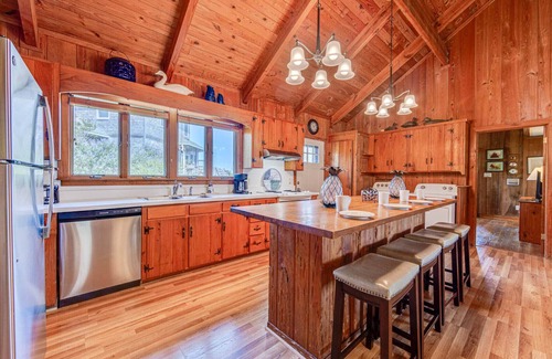 Brigands' Bay House | SUMMER SAVINGS - Canalfront Home with Hot Tub, Private Boat Dock, and Smart TVs