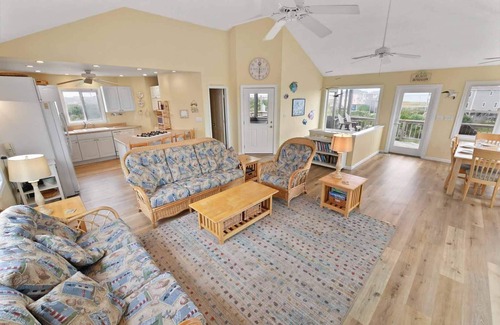 Frisco House | SUMMER SAVINGS - Soundfront Dog Friendly w/Hot Tub, EV Charger, Sound Access