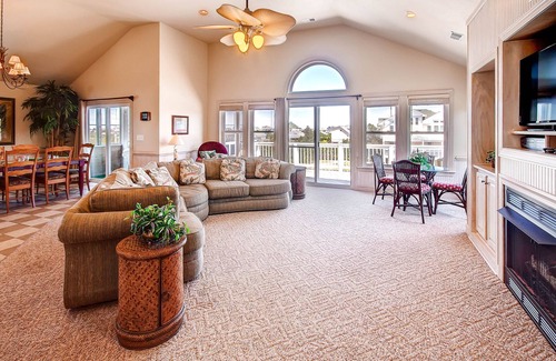 Wind Over Waves House | SUMMER SAVINGS Soundside Dog Friendly w/Pool, Hot Tub, Elevator, Cmty Boat Ramp