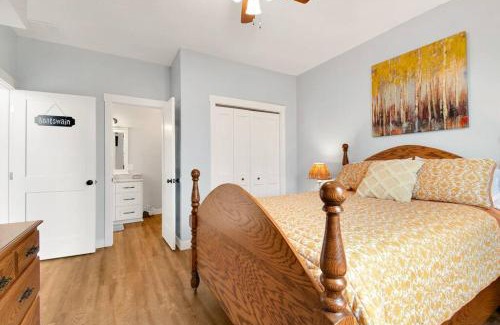 Syracuse House | Summer Sizzle! 6-Bed Channel Home!