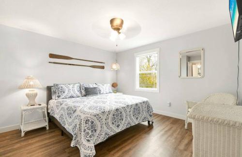 Syracuse House | Summer Sizzle! 6-Bed Channel Home!