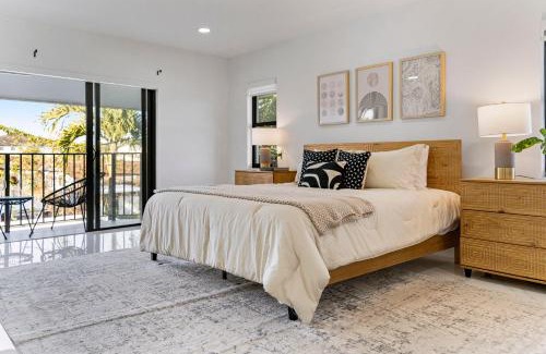 Olympia Heights House | Summer Sizzle Sale! 4BR - Private Yard, Grill, Soaking Tub, Near Coral Gables & MIA Airport