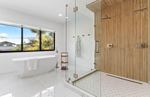 Olympia Heights House | Summer Sizzle Sale! 4BR - Private Yard, Grill, Soaking Tub, Near Coral Gables & MIA Airport