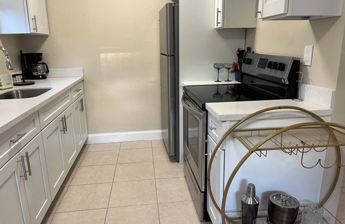 Downtown Fort Lauderdale House | Summer Special:Experience downtown charm 10 min drive to Las Olas