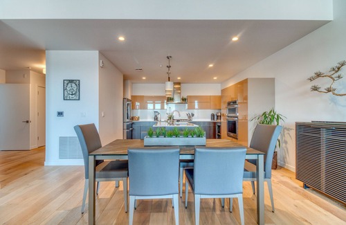 Southern Crossing Condo | *Summer Specials* Modern and Luxury Meet at The Atrium
