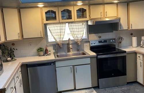 Berthoud House | Summer Stay-Cation! Movie Theater + Yard + Game Nights & More!