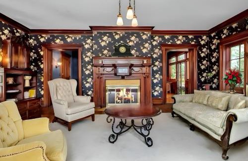 Bryant House | Summer Street Guest House