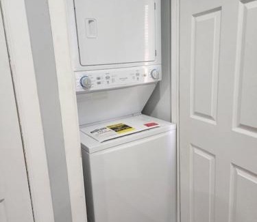 Atlantic City House | Summer Sunset Hideout 1-2 Bedrooms and 1 Bath