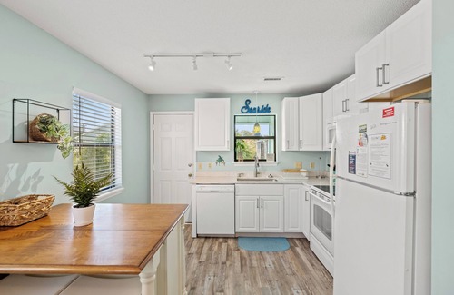 Crescent Beach Condo | Summer Times 3 - Quiet Area - Pool - 2/2