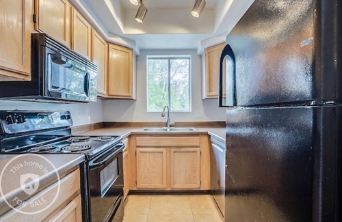 Chandler Condo | Summer Vacation Dream, 3 pools, Lakeside Path to Dining, SUMMER SPECIAL PRICING