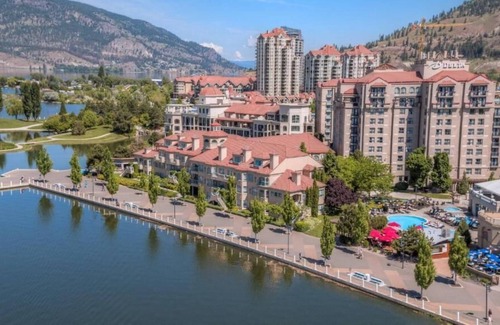 Kelowna Central Business District Apartment | Summer Vacation in Kelowna Delta Grand Okanagan 1 Bdrm condo
