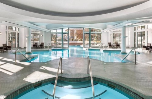 Kelowna Central Business District Apartment | Summer Vacation in Kelowna Delta Grand Okanagan 1 Bdrm condo