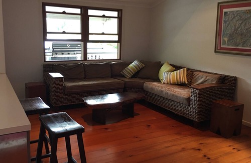 Somerset Dam House | 'Summer Villa' at Somerset Dam