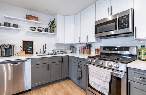 San Diego House | Summer Year Round! Hot Tub 3 Miles From Downtown