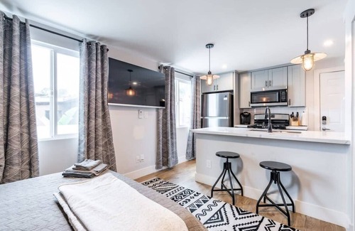 San Diego House | Summer Year Round! Hot Tub 3 Miles From Downtown