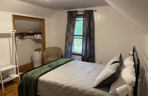 Attleboro House | SummerConcerts @ Gillette & Xfinity! Perfect for Groups! Private 3 Bedroom House