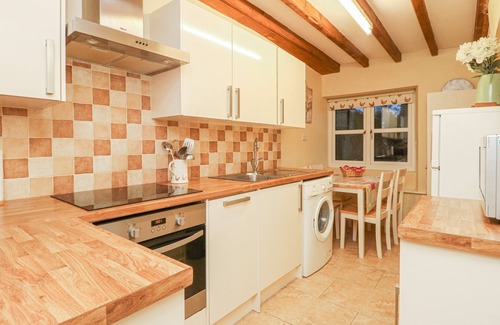 Scawton Cottage | SUMMERFIELD FARM COTTAGE, pet friendly, with open fire in Helmsley