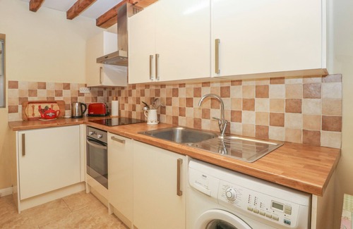 Scawton Cottage | SUMMERFIELD FARM COTTAGE, pet friendly, with open fire in Helmsley