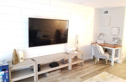 Crescent Beach Apartment | Summerhouse 143 Condo