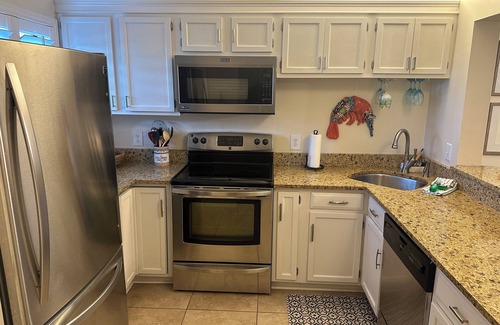 Crescent Beach Condo | Summerhouse Oceanview 2 Bedroom 2 Bath Flatt 142!