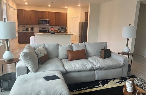 Iowa Colony House | Summerhouse Villa 4br 2 and Half ba Home