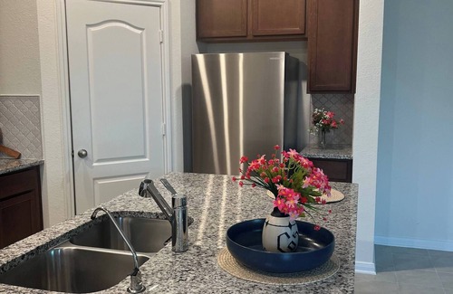 Iowa Colony House | Summerhouse Villa 4br 2 and Half ba Home