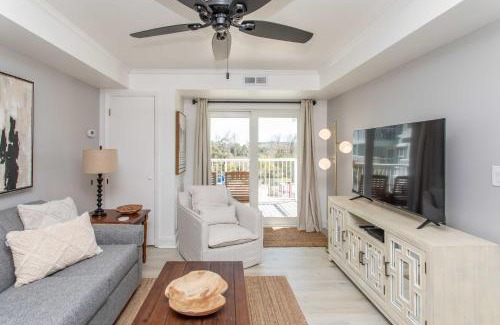 North Litchfield Beach Apartment | Summerhouse Villas Condo Private Resort Beach!