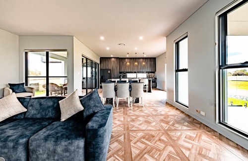 Diamond Beach House | Summerland 8 @ Glorious Diamond Beach with Outdoor Spa