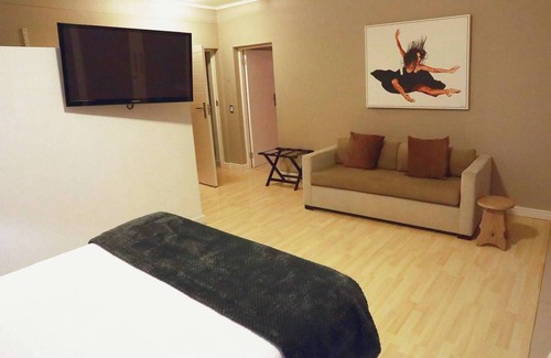 Wilderness Bed & Breakfast | Summerlane BnB - Room Pegasus with terrace and garden view