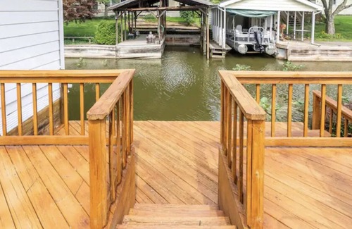 Nashport House | Summer’s Breeze Lake House