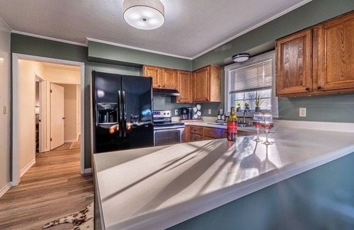 Mount Nebo Cabin | Summersville Family Lodge – Deck & Billiards Retreat