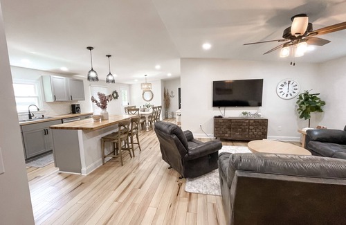 Keslers Cross Lanes House | Summersville Lake Getaway - newly remodeled!