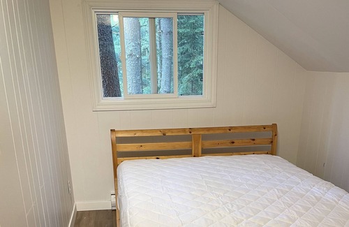 Madawaska Valley Cottage | SUMMERSWIND COTTAGE on calm Wadsworth Lake!