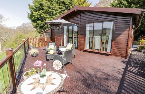 Rhyd-y-foel House | Summertime Lodge