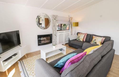 Rhyd-y-foel House | Summertime Lodge