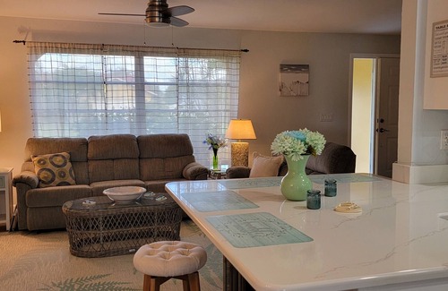 Pelican House | Summertime Retreat LOCATION LOCATION!